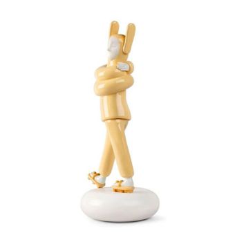 ESCULTURA EMBRACED AMARILLO GRANDE