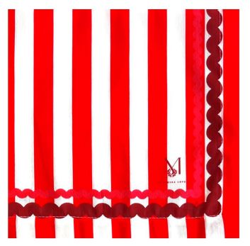 SERVILLETA DE TELA ROJA