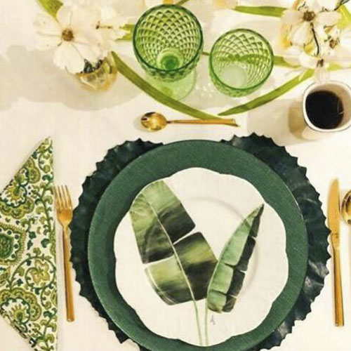 PLATO DE FONDO VERDE OSCURO